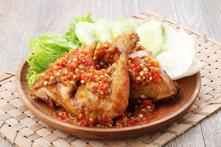AYAM PENYET SAMBAL IJO